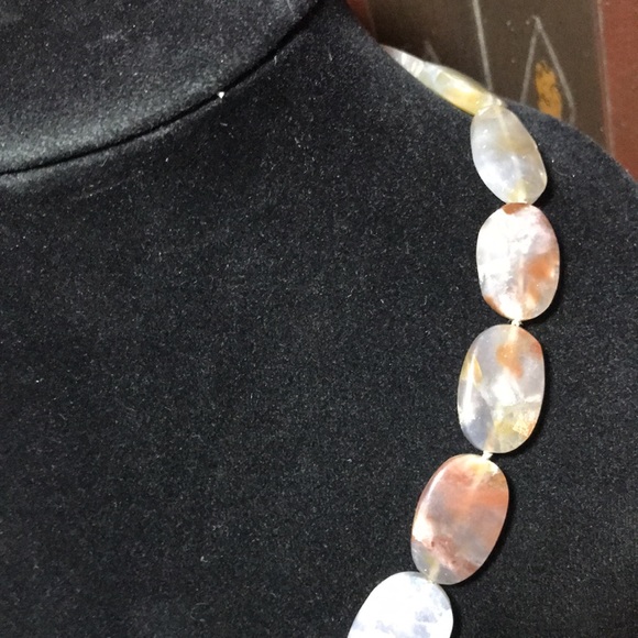 Agate Translucent Stone 20” Necklace EVC Aged Silver Tone Flower Toggle Clasp - Picture 6 of 12